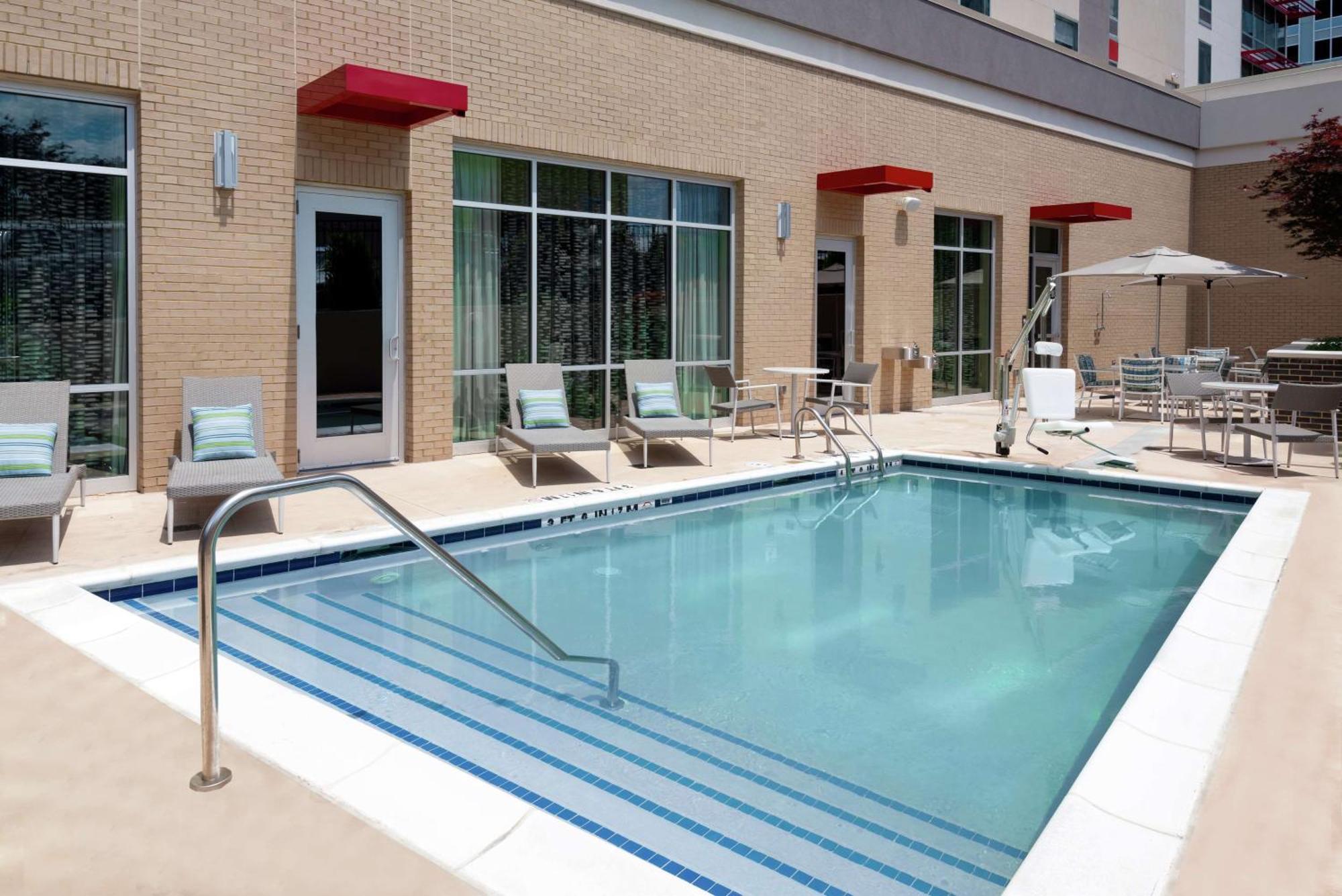 Hampton Inn & Suites Atlanta Buckhead Place Esterno foto